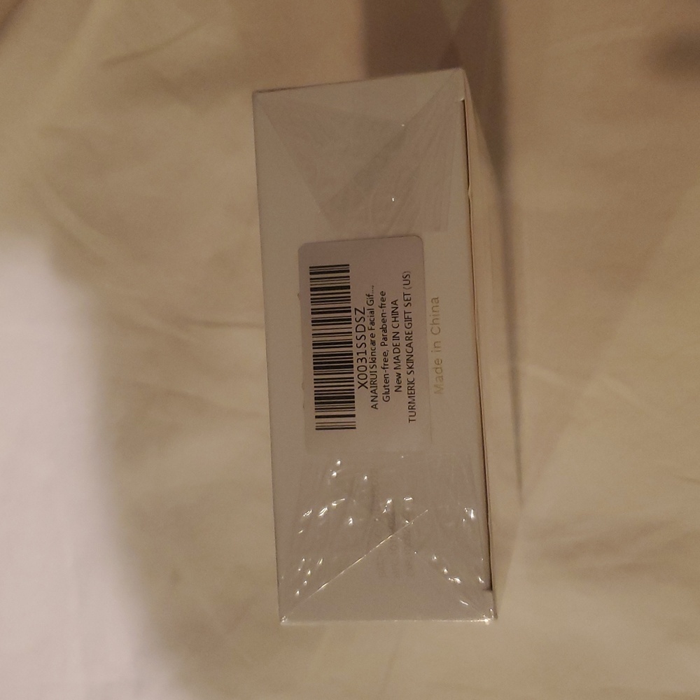ANAI RUI Turmeric Skincare Set. - Picture 3 of 4